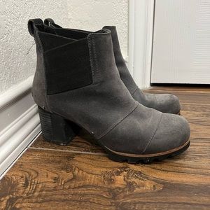 Healed Sorel boots size 7.5